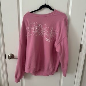 hollister pink flower crewneck
